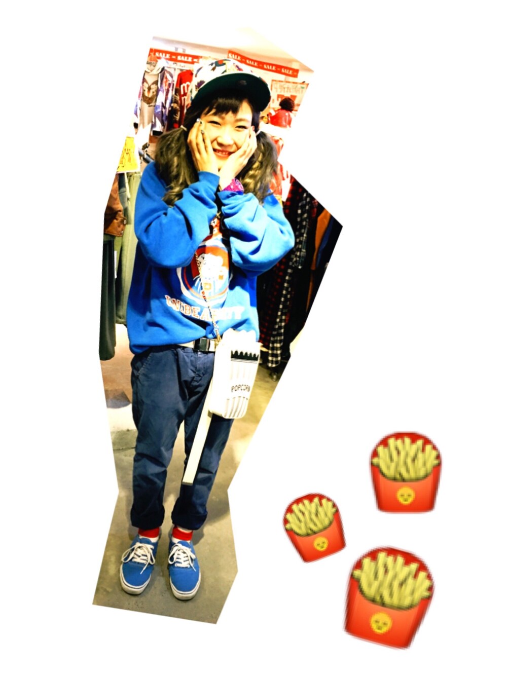 ブラック系のショルダーバッグを着用したレディースの冬コーディネートの1枚目の写真