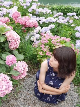 U.kiさんの「走る女の子プリント　ノースリワンピース」を使ったコーディネート
