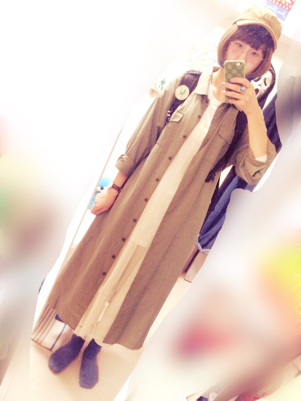 「ラフ、ワンピース、チュールワンピ、ガウン、ロングシャツ、ゆるパンツ、ホワイト、カーキ、キャップ、コーデュロイ」｜「niko and...のミリシャツロングワンピース【niko and ...】（シャツワンピース、グリーン系）」を使った、MIEさん（レディース・166cm）の秋コーディネートの1枚目の写真