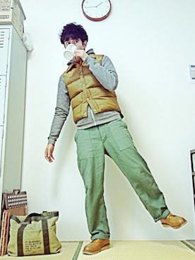 「WOOLRICH（ウールリッチ）のアイテム（ダウンベスト）」を使った、たつーみさん（メンズ・178cm）の秋コーディネート
