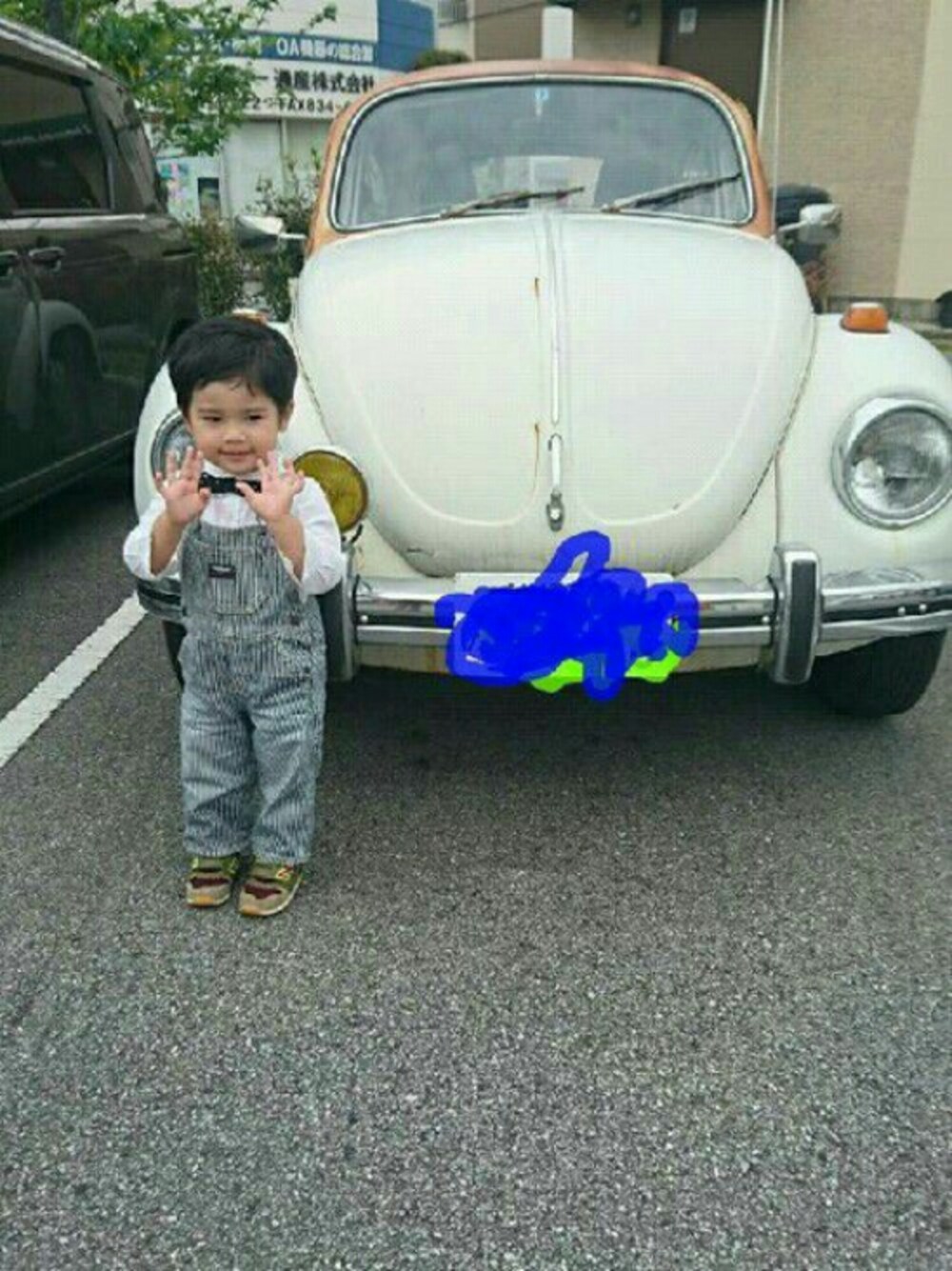 「BEETLE、Hyatt lunch、GAP、OSHKOSH、NEWBALANCE、オーバーオール、ドラフトGAP」｜「vwのアイテム（その他、ホワイト系）」を使った、RENさん（レディース・159cm）の春コーディネートの1枚目の写真