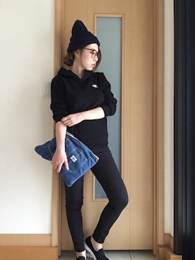 「Lee（リー）のアイテム（クラッチバッグ）」を使った、aaakkkさん（レディース・158cm）の冬コーディネート