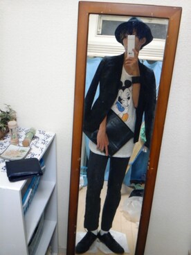 「NEIL BARRETT（ニールバレット）のアイテム（Tシャツ/カットソー）」を使った、アッシャーさん（メンズ・178cm）の夏コーディネート