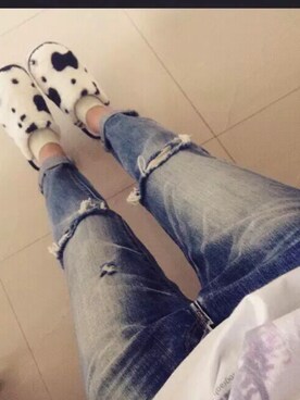 「MOUSSY（マウジー）のアイテム（デニムパンツ、ブルー系）」を使った、我一定能找到属于我的徐太宇さん（レディース）の冬コーディネート