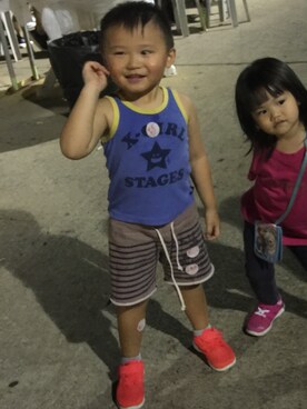 「X-girl Stages（エックスガールステージス）のアイテム（トップス、ブルー系）」を使った、Gigi Yuenさんの春コーディネート