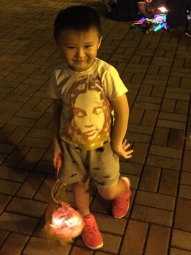 「X-girl Stages（エックスガールステージス）のアイテム（トップス、ホワイト系）」を使った、Gigi Yuenさんの春コーディネート