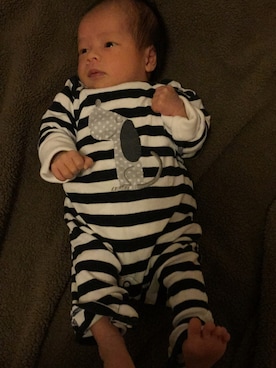 「jacadiのアイテム（トップス、ホワイト系）」を使った、Gigi Yuenさんの春コーディネート