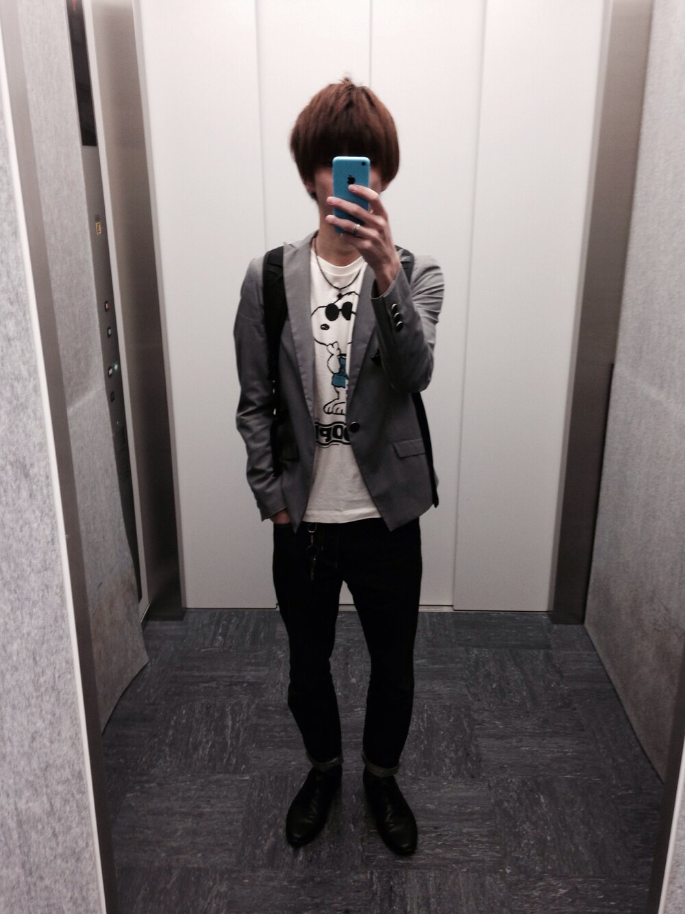 「スヌーピー、キャラT」｜「UNIQLOのアイテム（Tシャツ/カットソー、ホワイト系）」を使った、タッキーさん（メンズ・175cm）の春コーディネートの1枚目の写真
