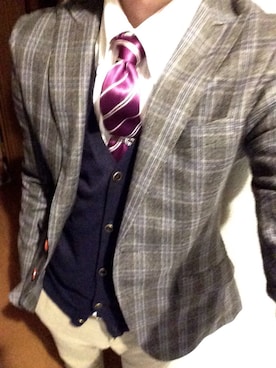 「アイテム（ネクタイ、レッド系）」を使った、Danny Williamsさん（メンズ・177cm）の冬コーディネート