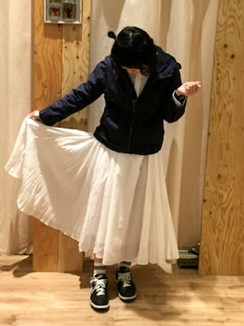 「アイテム（マウンテンパーカー、ブルー系）」を使った、07さん（レディース・160cm）の春コーディネート