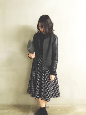 「アイテム（クラッチバッグ、グレー系）」を使った、yuさん（レディース・170cm）の冬コーディネート