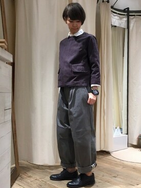 「RNA-N（アールエヌエーエヌ）のR3009 サテンコクーンワイドパンツ（その他パンツ、グレー系）」を使った、mahoさん（レディース・161cm）の秋コーディネート