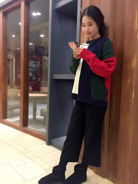 「UGG（アグ）のアイテム（その他シューズ、ブラック系）」を使った、akyaさん（レディース・160cm）の冬コーディネート