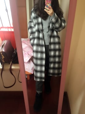 「EMODA（エモダ）のアイテム（スウェット、グレー系）」を使った、akyaさん（レディース・160cm）の冬コーディネート