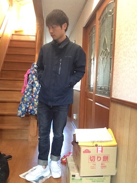 「アイテム（マウンテンパーカー、ブルー系）」を使った、yoshikiさん（メンズ・169cm）の冬コーディネート