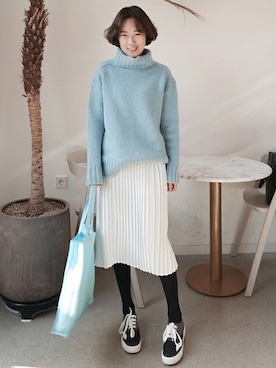 「ブルー x ホワイト」｜「アイテム（ワンピース/ドレス）」を使った、ZEMMAWORLDさん（レディース・164cm）の冬コーディネート