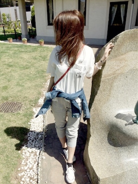 「LOWRYS FARM（ローリーズファーム）のアイテム（Tシャツ/カットソー、ホワイト系）」を使った、risaさん（レディース・152cm）の春コーディネート