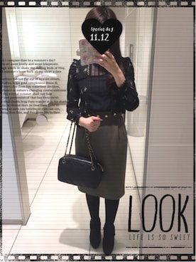 「お買い物」｜「アイテム（ブーティ）」を使った、OURIさん（レディース・160cm）の秋コーディネート