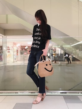 「KATHARINE ROSS（キャサリンロス）のアイテム（デニムパンツ）」を使った、AYUMIさん（レディース・166cm）の春コーディネート
