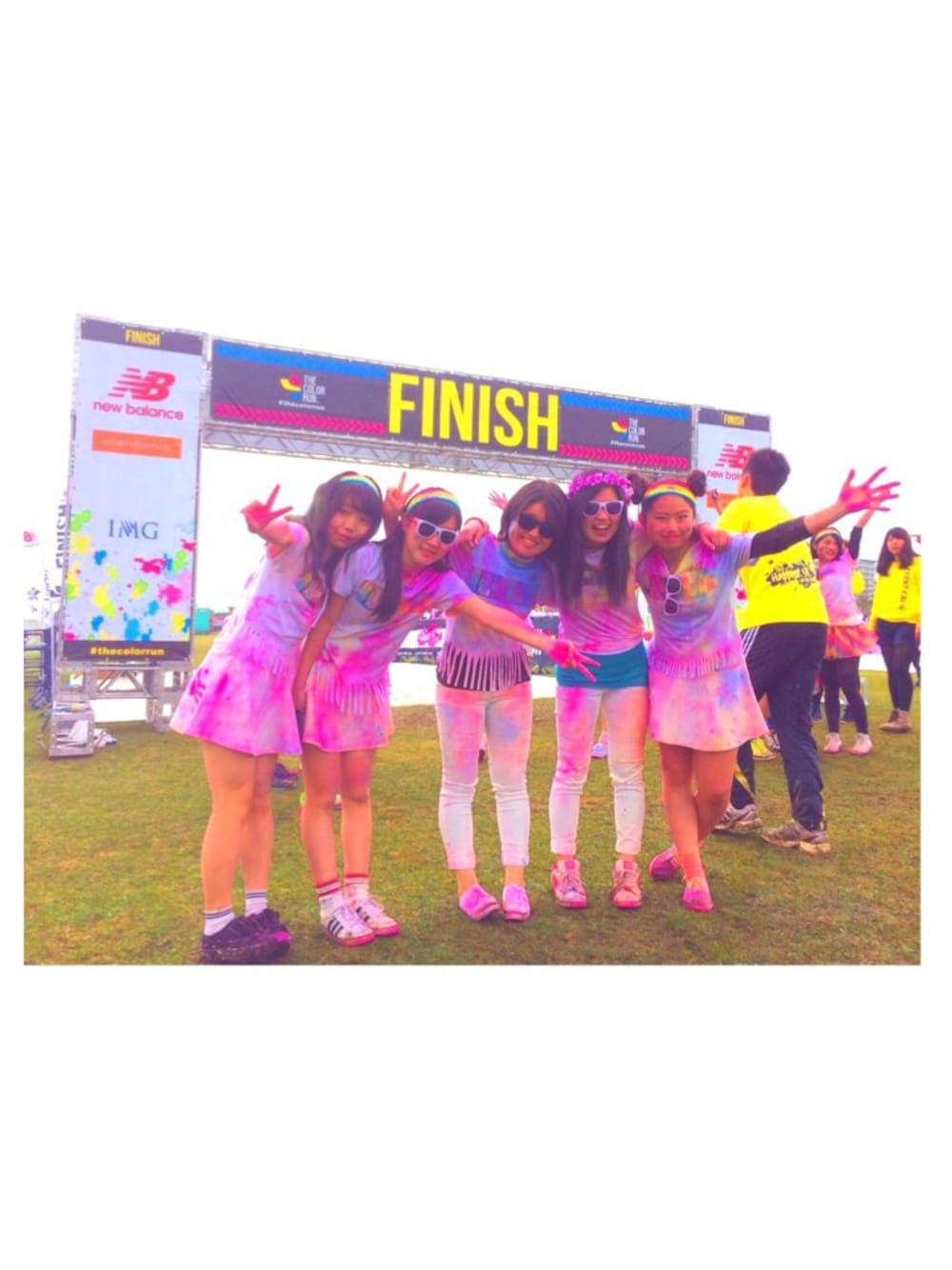 「カラーラン、color run、THE COLOR RUN、colorful」｜「GUのアイテム（デニムパンツ、ホワイト系）」を使った、ishikäwä さん（レディース・155cm）の春コーディネートの1枚目の写真