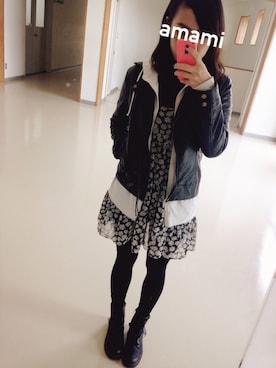 「学校」｜「アイテム（ライダースジャケット）」を使った、あまみんちゅさん（レディース・163cm）の冬コーディネート