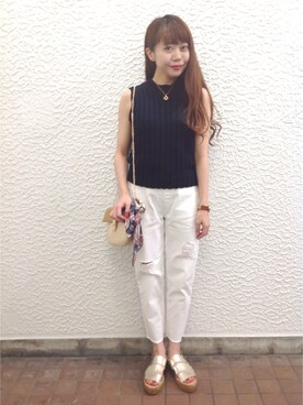 「Chico（チコ）のイージーダメージカットデニムパンツ（デニムパンツ）」を使った、asamiさん（レディース・157cm）の春コーディネート