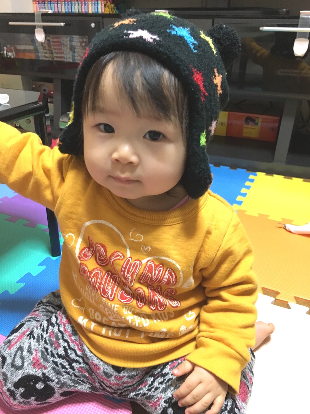 「西松屋のアイテム（ニットキャップ/ビーニー、ブラック系）」を使った、ｶﾘﾎﾟさん（レディース・153cm）の春コーディネートの1枚目の写真