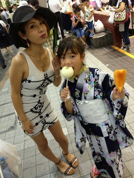 「H&M（エイチ・アンド・エム）のアイテム（ワンピース/ドレス、ホワイト系）」を使った、Ayaka Kanazawaさん（レディース・152cm）の秋コーディネート