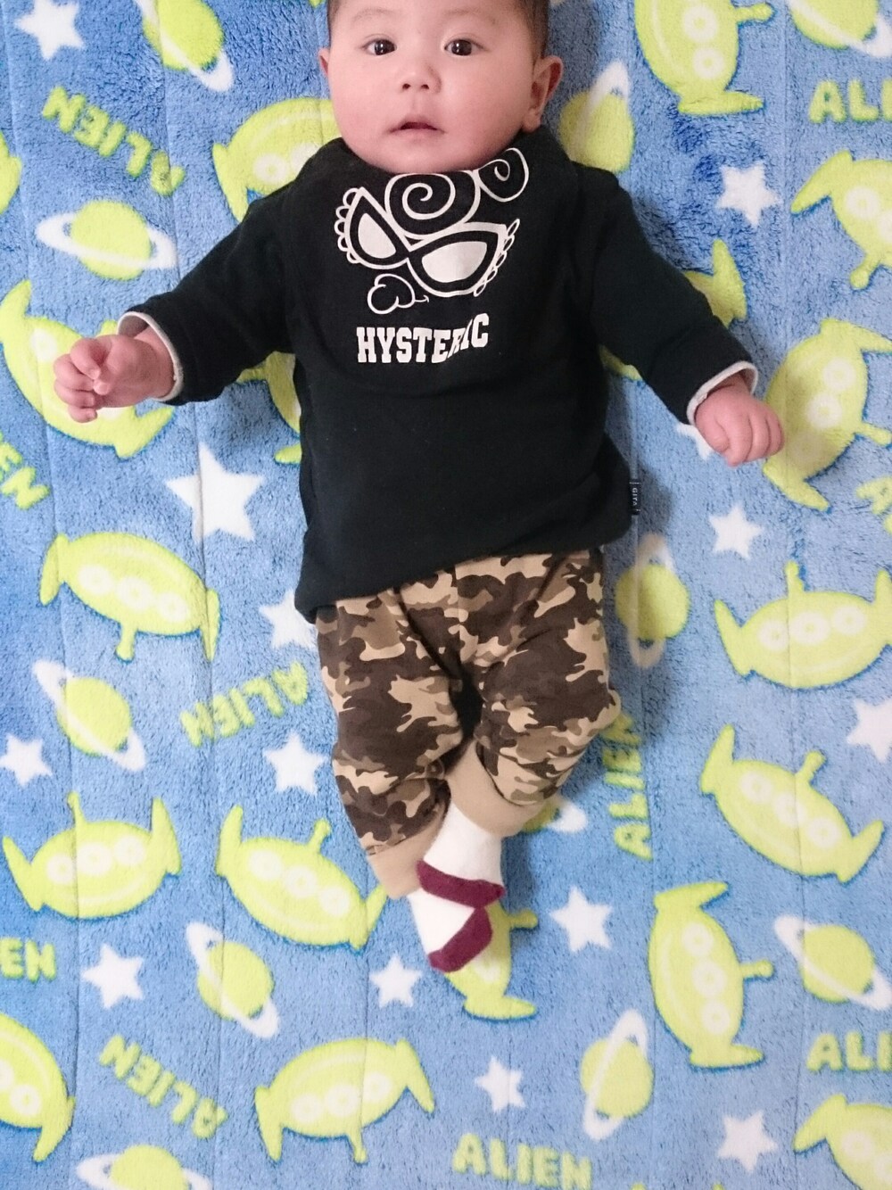 「baby服、60、70、生後5ヶ月、迷彩、男の子」｜「UNIQLOのアイテム（ママ＆ベビー、その他）」を使った、AOさん（キッズ・60cm）の冬コーディネートの1枚目の写真