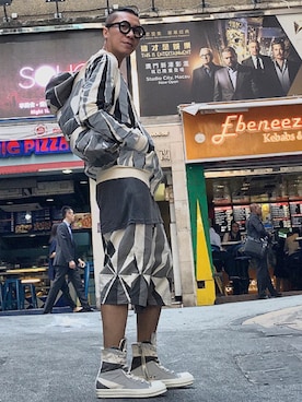 「DRKSHDW by RICK OWENS（ダークシャドウ バイ リックオウエンス）のアイテム（ミリタリージャケット）」を使った、Iam Will Iamさん（メンズ・177cm）の秋コーディネート