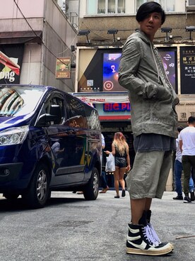 「DRKSHDW by RICK OWENS（ダークシャドウ バイ リックオウエンス）のアイテム（マウンテンパーカー）」を使った、Iam Will Iamさん（メンズ・177cm）の秋コーディネート