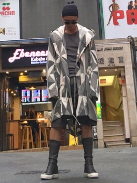 「DRKSHDW by RICK OWENS（ダークシャドウ バイ リックオウエンス）のアイテム（マウンテンパーカー）」を使った、Iam Will Iamさん（メンズ・176cm）の冬コーディネート