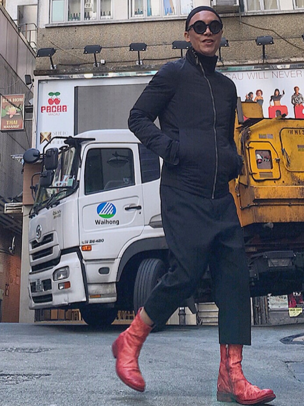 「RICK OWENS、a diciannoveventitre、a1923、AUGUSTA、ootd、look、STYLE」｜「Rick Owensのアイテム（ダウンジャケット/コート、ブラック系）」を使った、Iam Will Iamさん（メンズ・176cm）の冬コーディネートの1枚目の写真