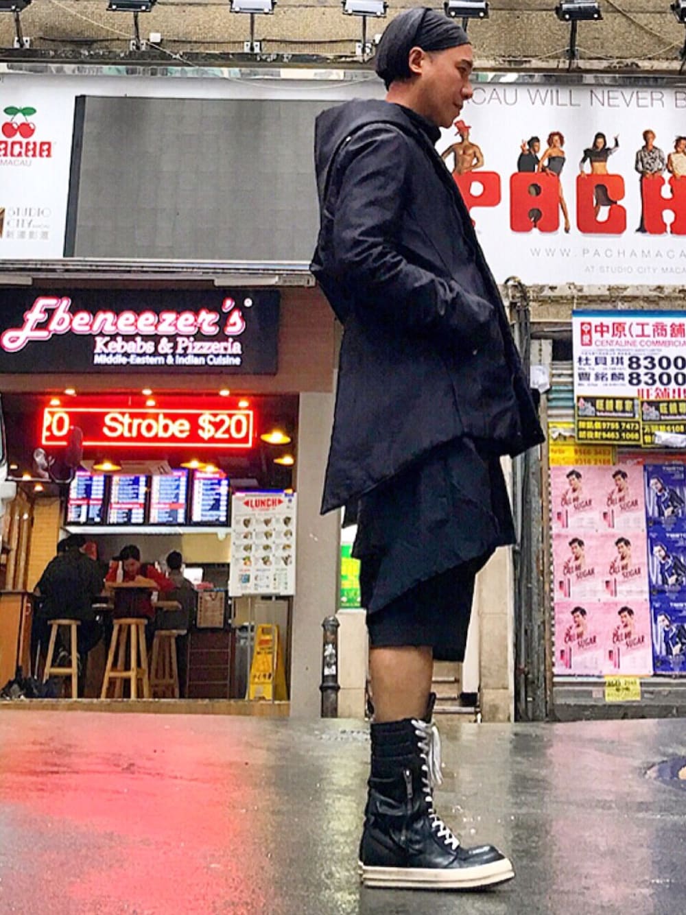 「RICK OWENS、ootd、STYLE、look」｜「Rick Owensのアイテム（マウンテンパーカー、ブラック系）」を使った、Iam Will Iamさん（メンズ・176cm）の冬コーディネートの1枚目の写真