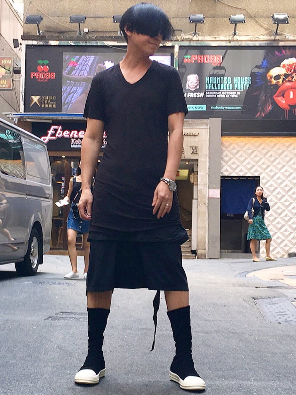 「秋のコーデ、ootd、look、STYLE、RICK OWENS、drkshdw、rolexxchromehearts」｜「Rick Owensのアイテム（Tシャツ/カットソー、ブラック系）」を使った、Iam Will Iamさん（メンズ・176cm）の秋コーディネートの1枚目の写真