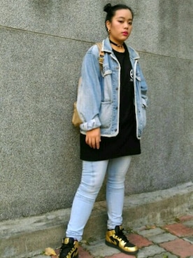 「FLOW（フロウ）のアイテム」を使った、Marisa Zengrorさん（レディース・156cm）の冬コーディネート