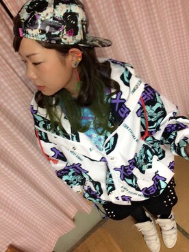 「アイテム（ボディバッグ/ウエストポーチ、グリーン系）」を使った、もこもこさん（レディース・162cm）の冬コーディネート