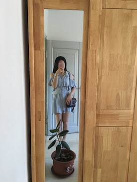 「EMPORIO ARMANI（エンポリオアルマーニ）のアイテム（アナログ腕時計、ベージュ系）」を使った、张大美少女さん（レディース）の夏コーディネート