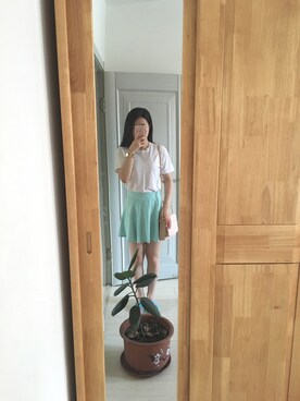 「EMPORIO ARMANI（エンポリオアルマーニ）のアイテム（アナログ腕時計、ベージュ系）」を使った、张大美少女さん（レディース）の夏コーディネート