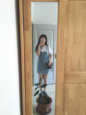 「UNIQLO（ユニクロ）のアイテム（Tシャツ/カットソー、ホワイト系）」を使った、张大美少女さん（レディース）の夏コーディネート