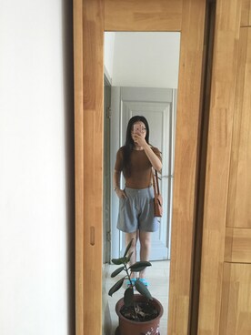 「EXPRESS（エクスプレス）のアイテム（ニット/セーター、イエロー系）」を使った、张大美少女さん（レディース）の夏コーディネート