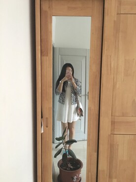 「EMPORIO ARMANI（エンポリオアルマーニ）のアイテム（アナログ腕時計、ベージュ系）」を使った、张大美少女さん（レディース）の夏コーディネート