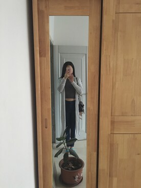 「H&M（エイチ・アンド・エム）のアイテム（ニット/セーター、グレー系）」を使った、张大美少女さん（レディース）の秋コーディネート