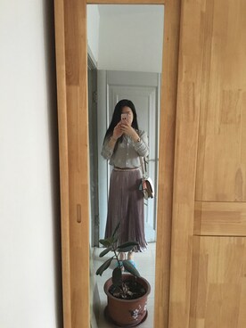 「EMPORIO ARMANI（エンポリオアルマーニ）のアイテム（アナログ腕時計、ベージュ系）」を使った、张大美少女さん（レディース）の秋コーディネート