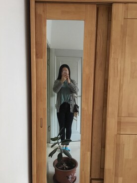 「UNIQLO（ユニクロ）のアイテム（ノーカラージャケット、グレー系）」を使った、张大美少女さん（レディース）の秋コーディネート