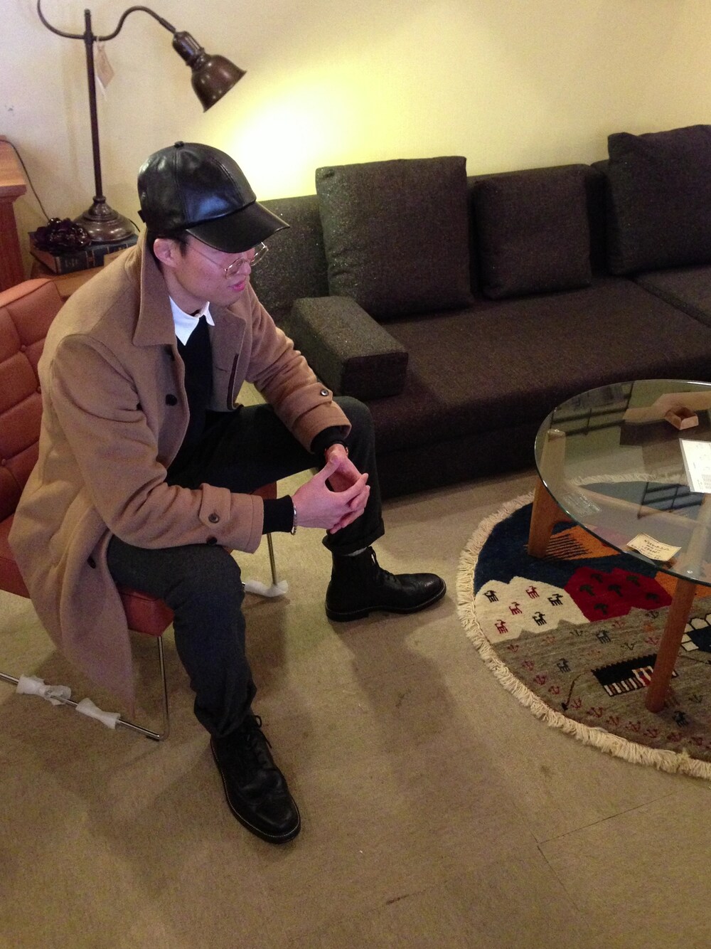 「ブーツイン」｜「SILENT DAMIR DOMAのアイテム（スウェット、ブラック系）」を使った、yoshinori.o✔さん（メンズ・177cm）の冬コーディネートの1枚目の写真