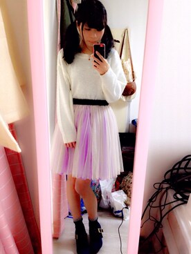 ニット/セーターを使った「白×紫」の人気ファッションコーディネート