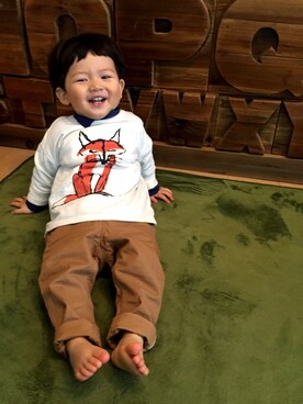 「シャツ×スウェット」｜「アイテム（チノパンツ）」を使った、Rickさん（キッズ・80cm）の冬コーディネート