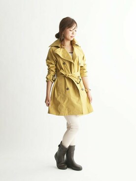 「AIGLE（エーグル）のアイテム（トレンチコート）」を使った、AIGLE本社スタッフさん（レディース・165cm）の春コーディネート