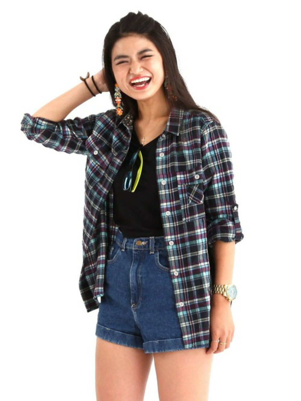 「チェックシャツ、夏コーデ、速乾」｜「AIGLEのドライファースト　トレックシャツ（シャツ/ブラウス、ブルー系）」を使った、AIGLE本社スタッフさん（レディース・167cm）の夏コーディネートの1枚目の写真